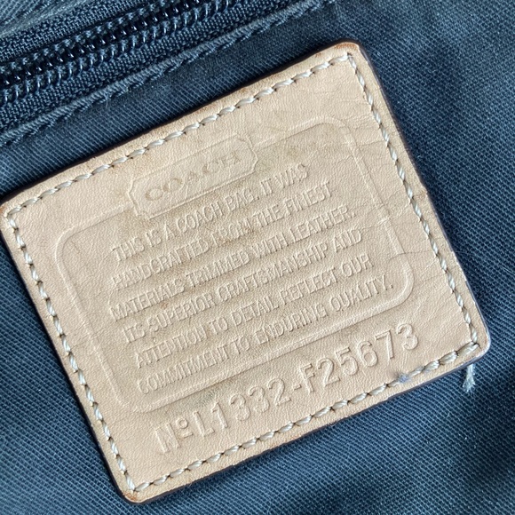 Coach bag still tons of life left - Picture 6 of 7